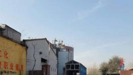 這兩家水泥廠白天干干凈凈 夜晚機(jī)器轟鳴車(chē)來(lái)車(chē)往