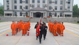 五星閃耀，國旗飄揚——贊皇金隅舉行“五一”升旗儀式