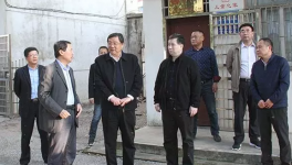 海螺董事長高登榜親自到望江縣調(diào)研指導扶貧工作