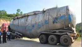 水泥罐車(chē)側(cè)翻造成9人死亡事故原因查明！水泥經(jīng)銷(xiāo)商12人被處理！