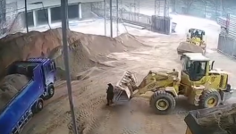 事故通報(bào)：被鏟車誤鏟入進(jìn)料口員工不幸已身亡