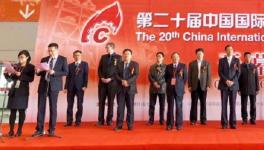 巾幗不讓須眉，這就是水泥人精神！