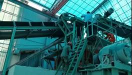 突發(fā)！工人落入正攪拌的碎石機，不幸身亡！