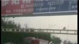 物流司機(jī)注意了！4.5米以下限高桿均違法，年前必須全部清理！