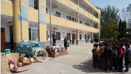 海螺集團(tuán)扶貧工作隊走訪慰問村小學(xué)