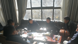 華新水泥廠采石點爆破作業(yè)導致房屋受損！