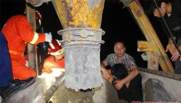 工人被卷入水泥攪拌機，受傷嚴重！