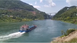 貴州西南水泥6000噸熟料乘船起航，直奔長江！