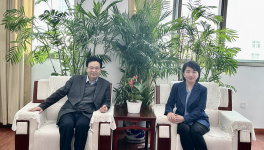 水泥人網(wǎng)總監(jiān)張?zhí)m一行到訪江西萬(wàn)年青水泥集團(tuán)